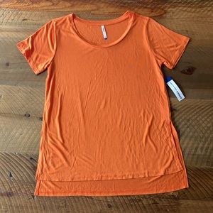 *NWT* TRESICS Orange Split Hem Scoop Neck Tee